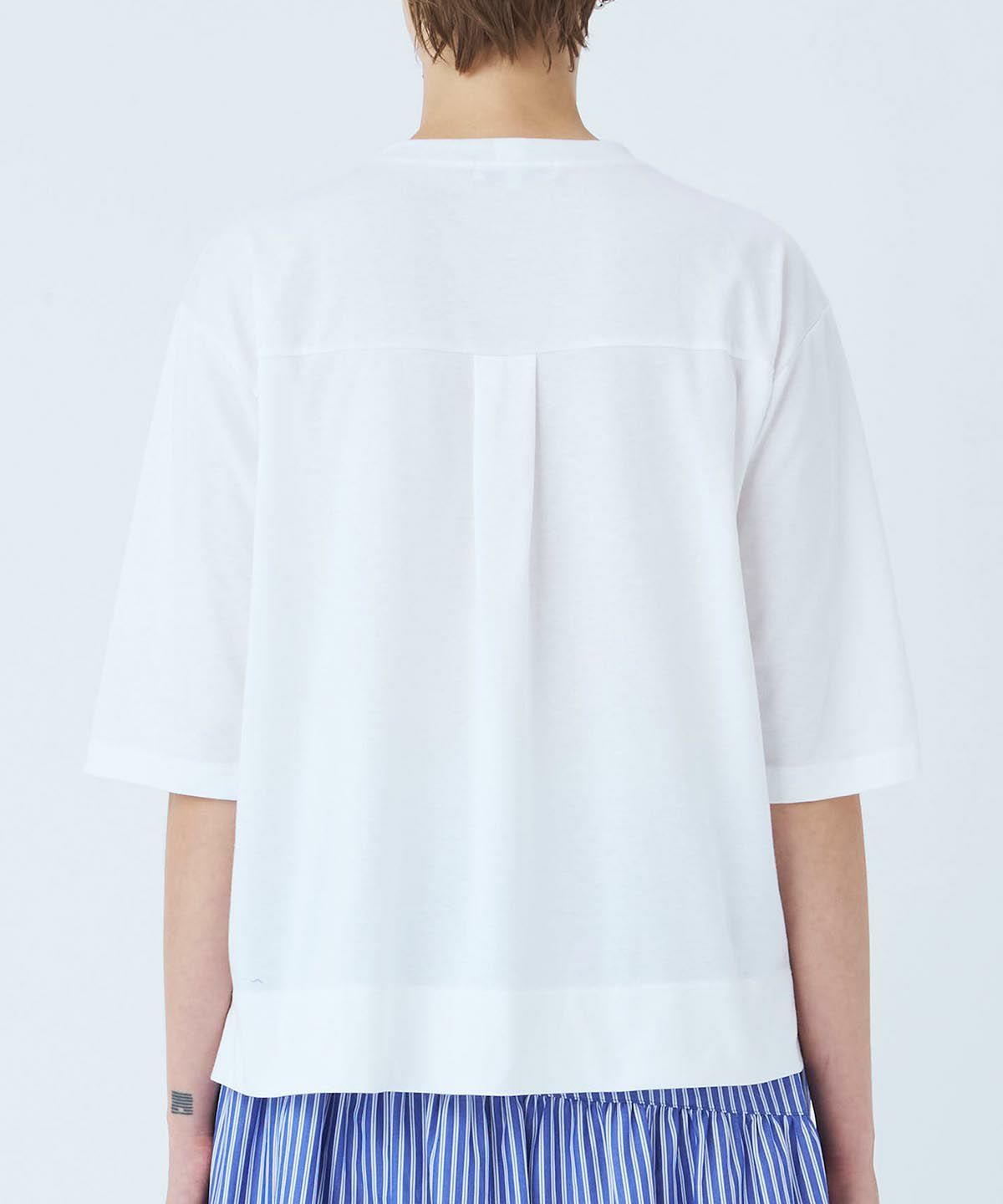 モデル画像（ホワイト×ブルー）