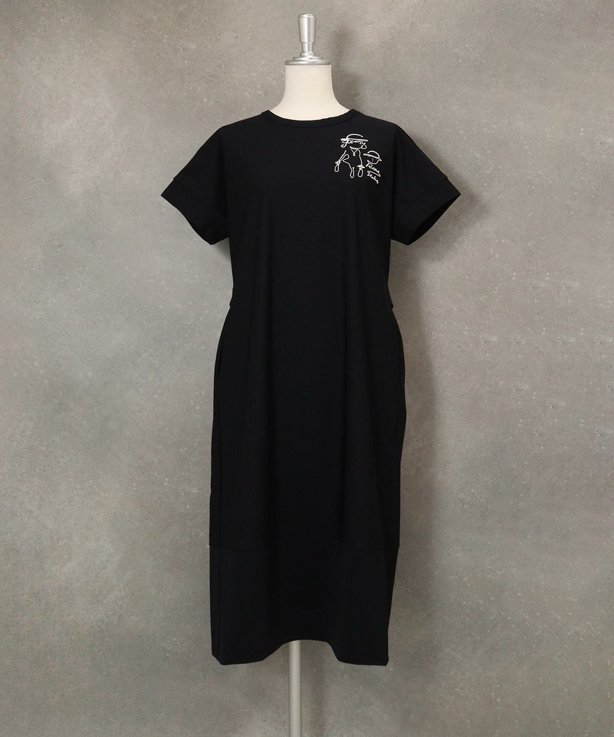 バックベルト刺繍ワンピース(ブラック)
