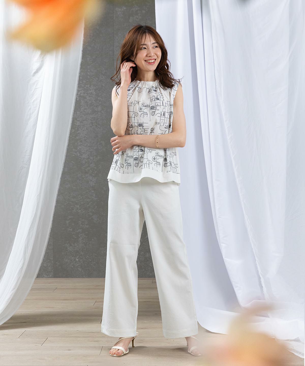 モデル着用画像（ホワイト）