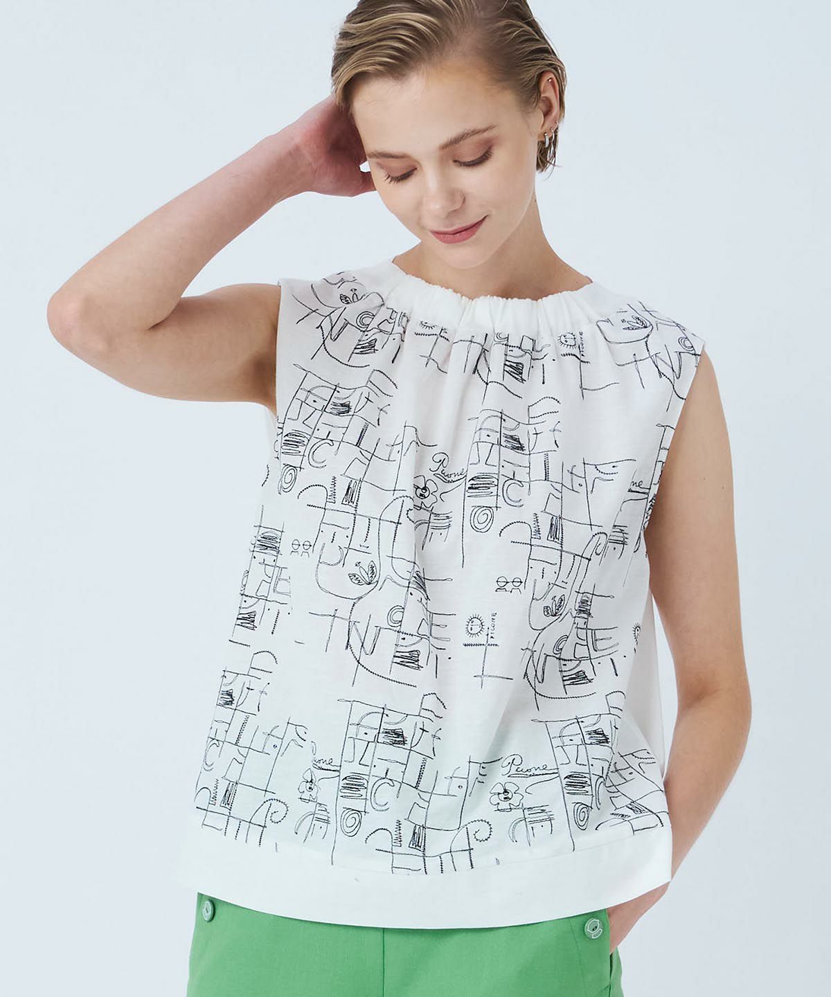 モデル着用画像（ホワイト）