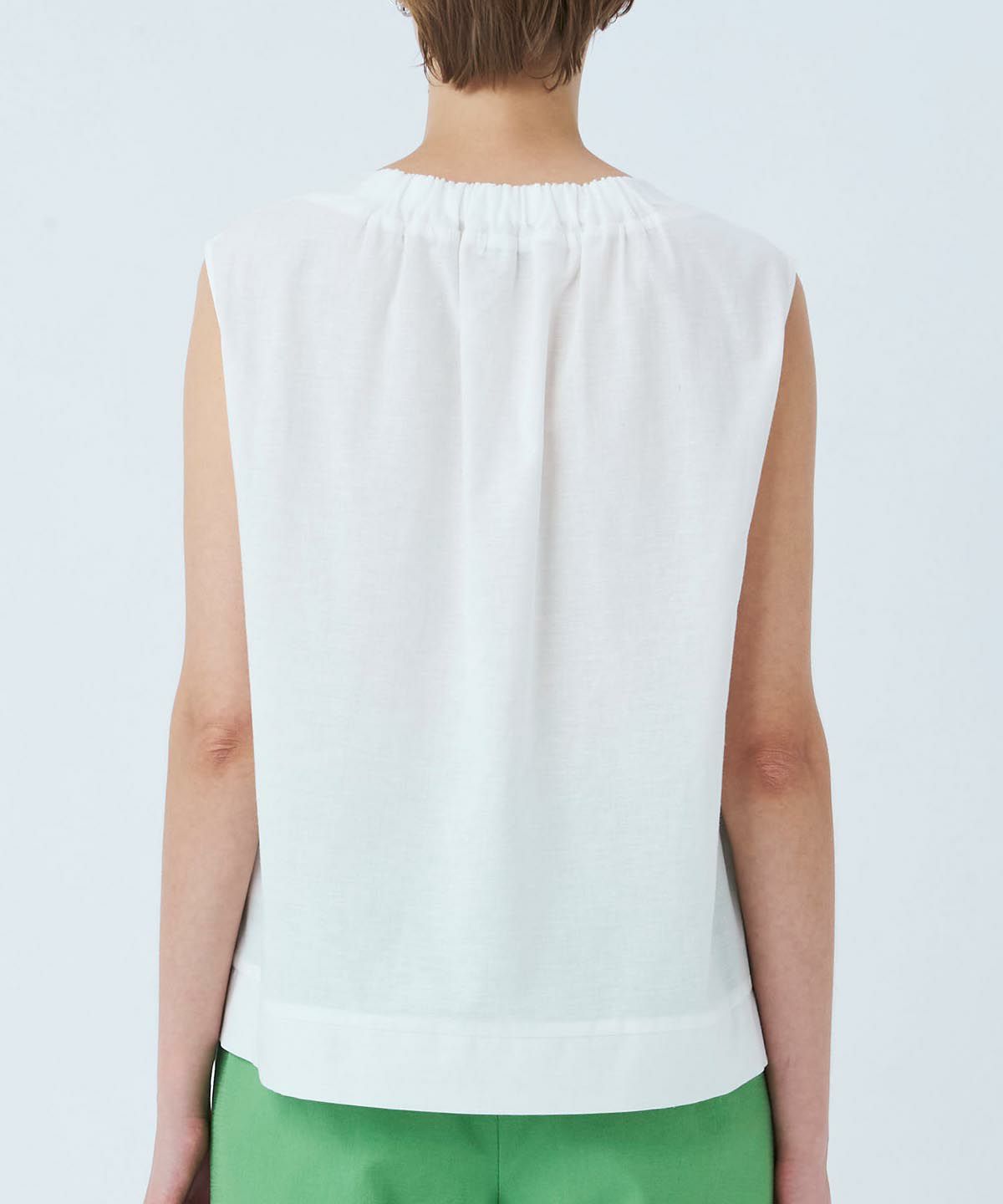 モデル着用画像（ホワイト）