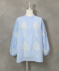 コットン100％ツリー刺繍ブラウス(ブルー)