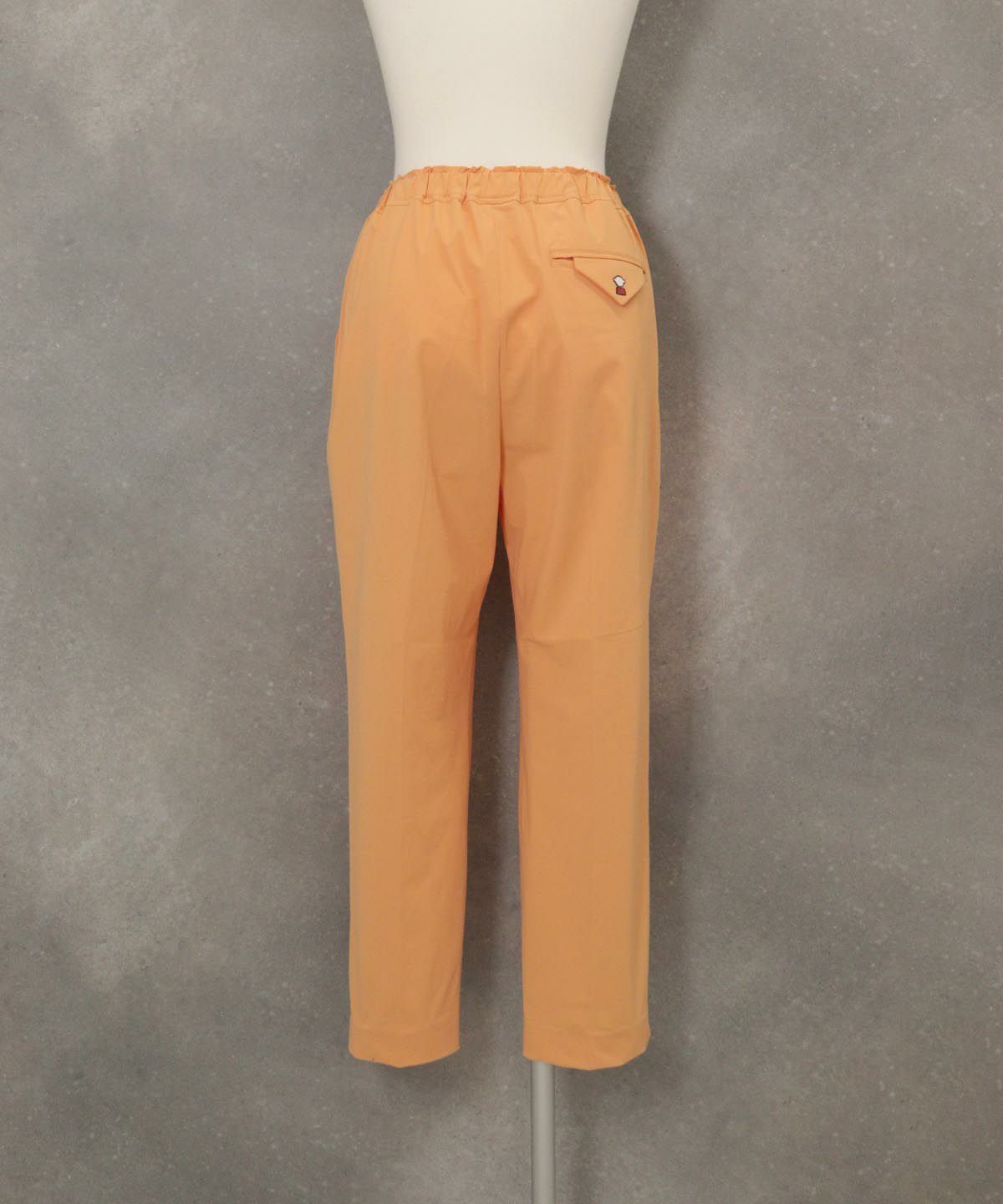 2WAYストレッチセンタープレスパンツ(ライトオレンジ)後ろ