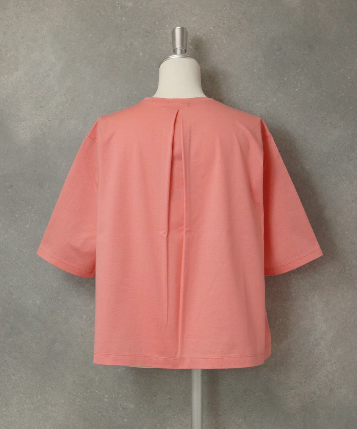 バックタック冷感プルオーバー後（オレンジ）