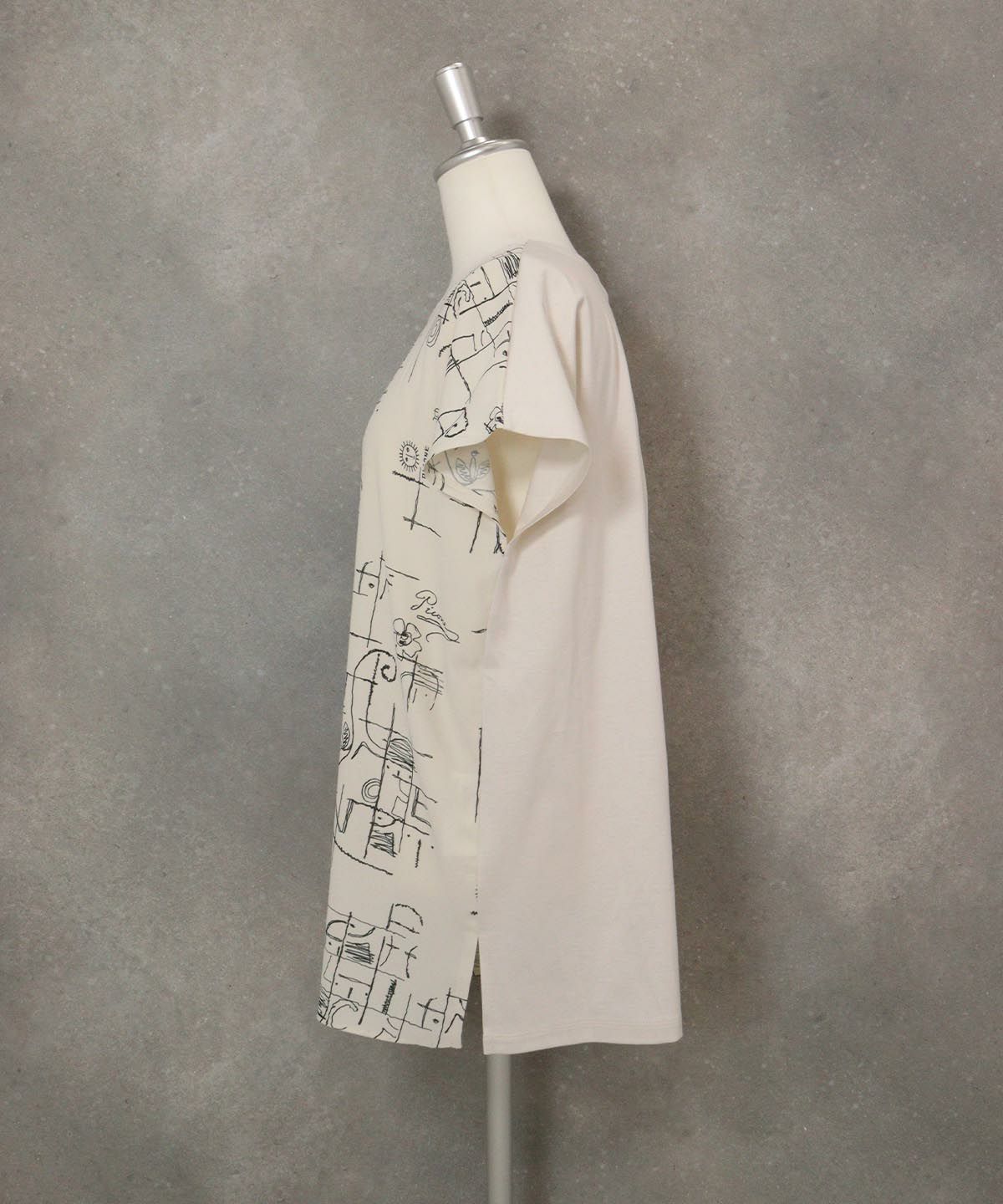 前後切替線画冷感プルオーバー横(ベージュ）