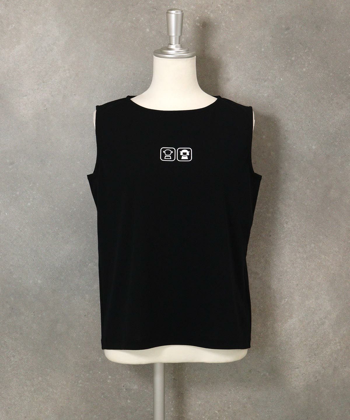 UV冷感ポイントノースリトップス横（ブラック）