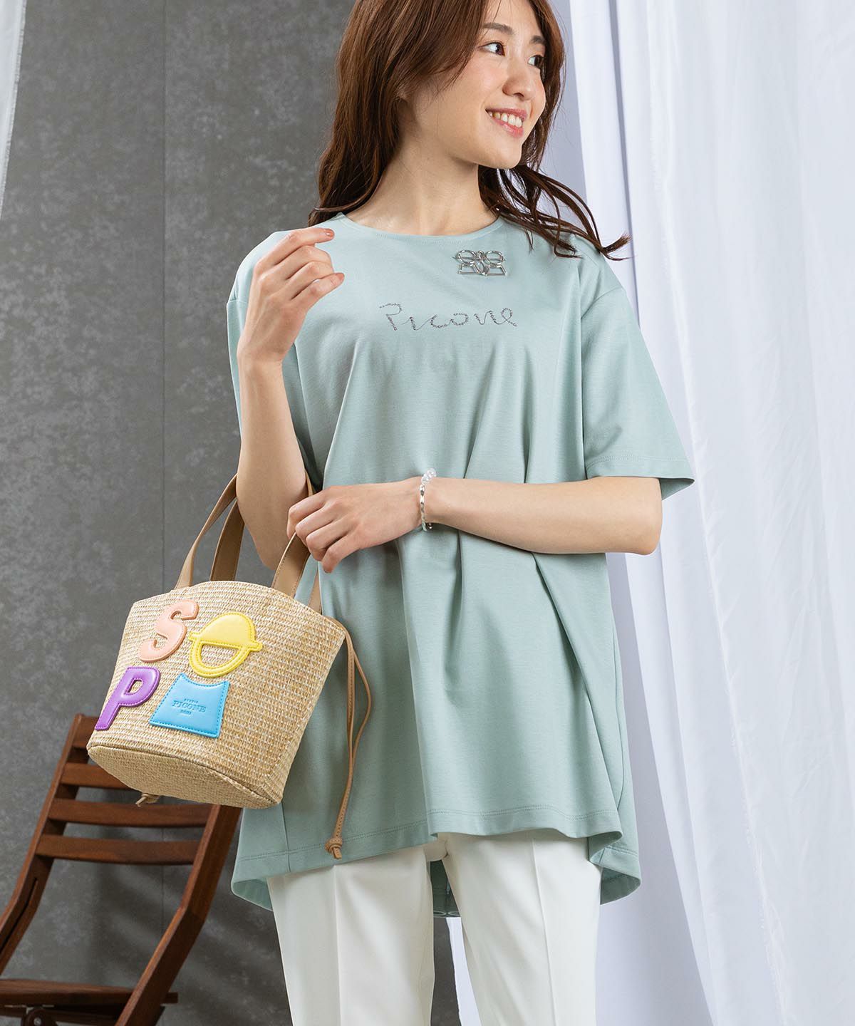 モデル着用画像（ライトグリーン）