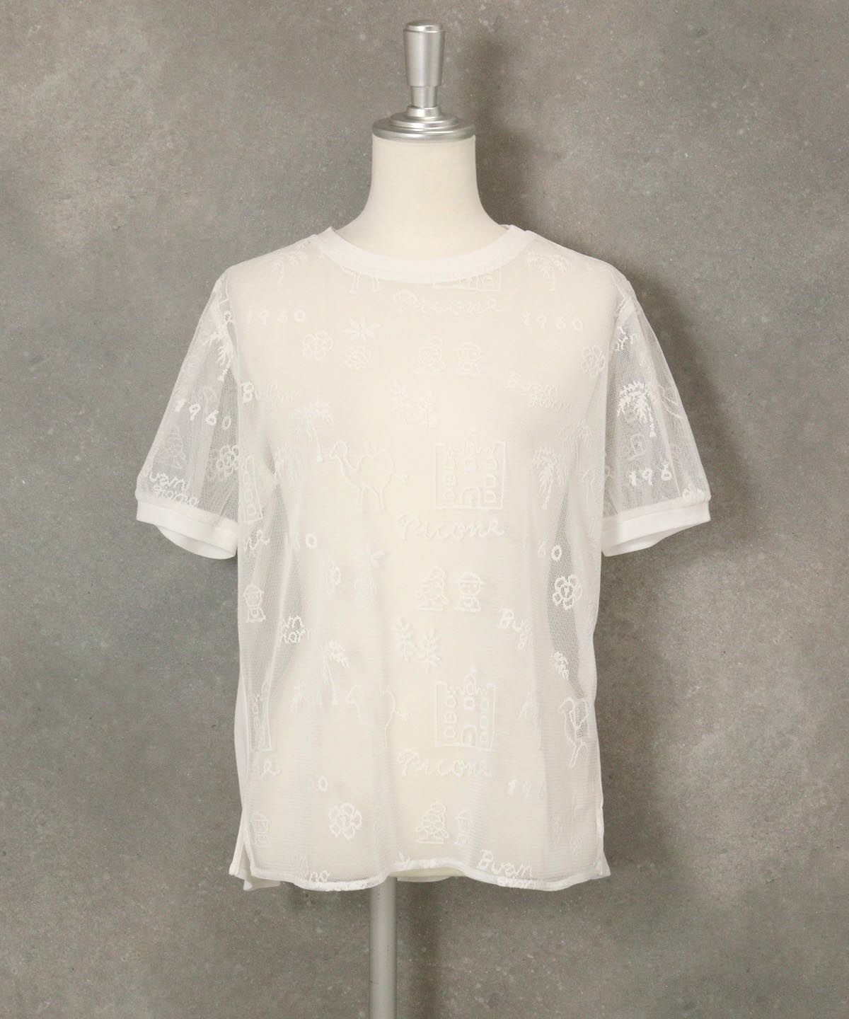 総柄チュールプルオーバー(ホワイト）