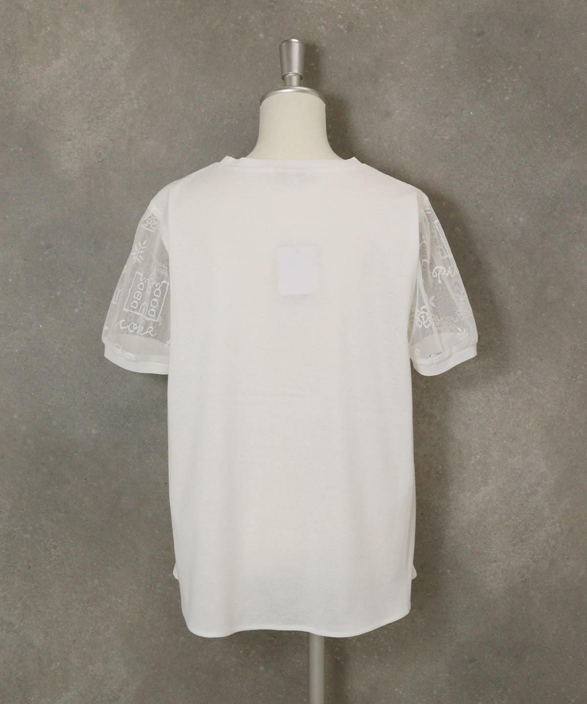 総柄チュールプルオーバー後(ホワイト）