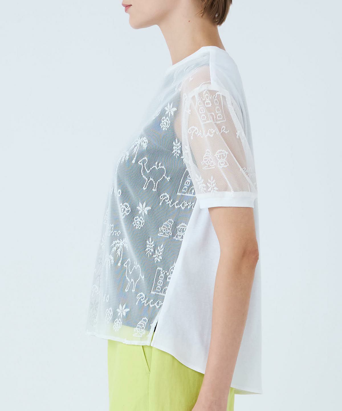 モデル着用画像（ホワイト）