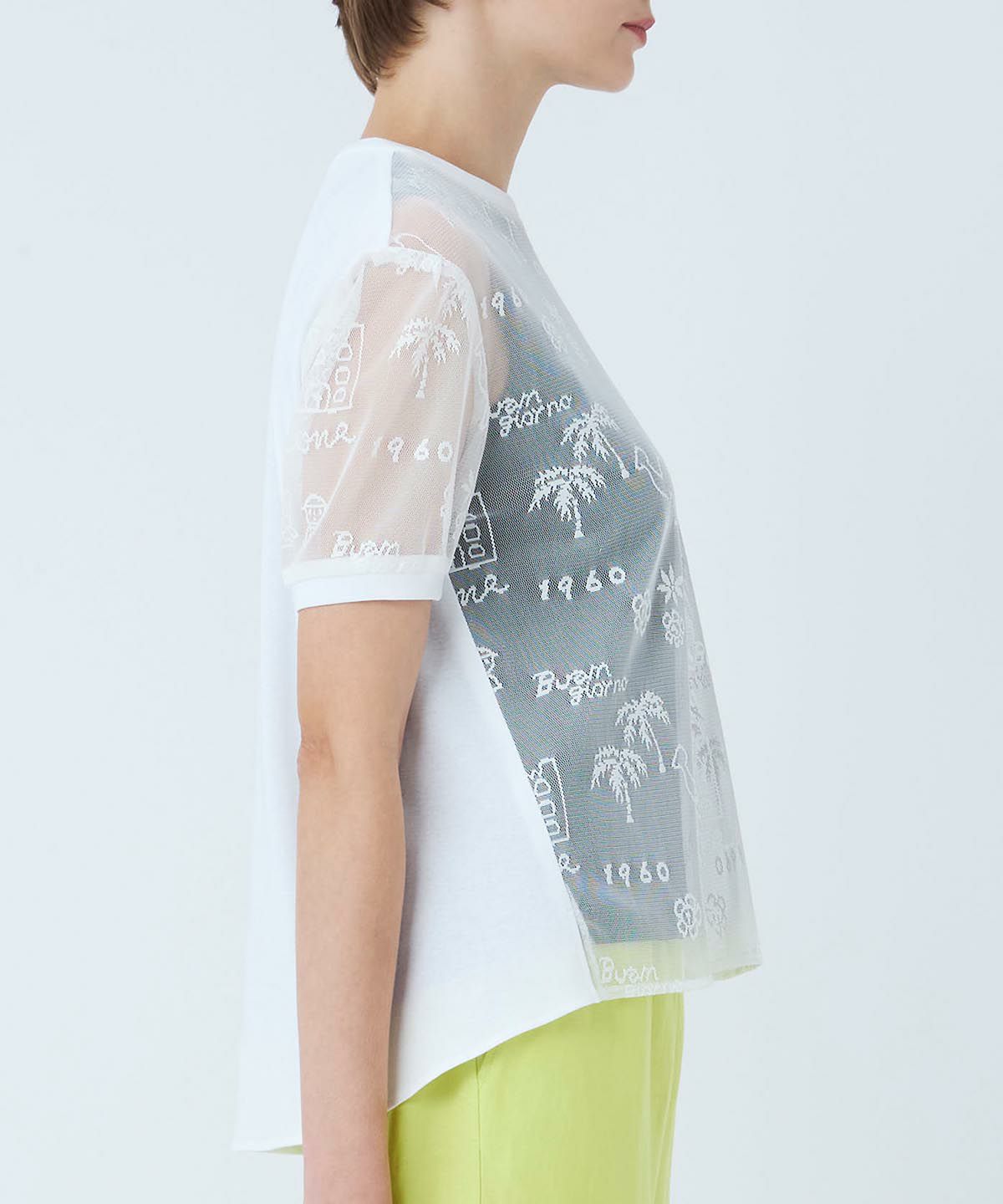 モデル着用画像（ホワイト）