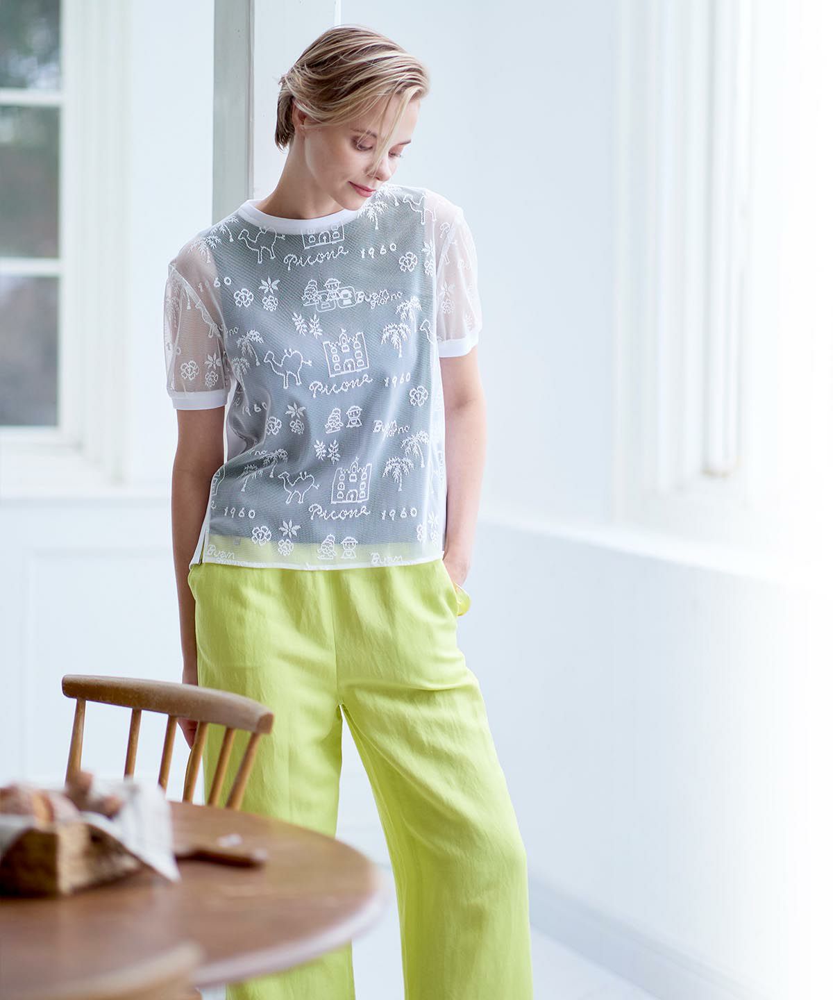 モデル着用画像（ホワイト）