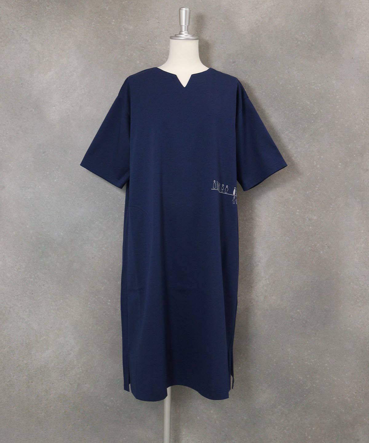 UV冷感サイド刺繍ワンピース(ネイビー)