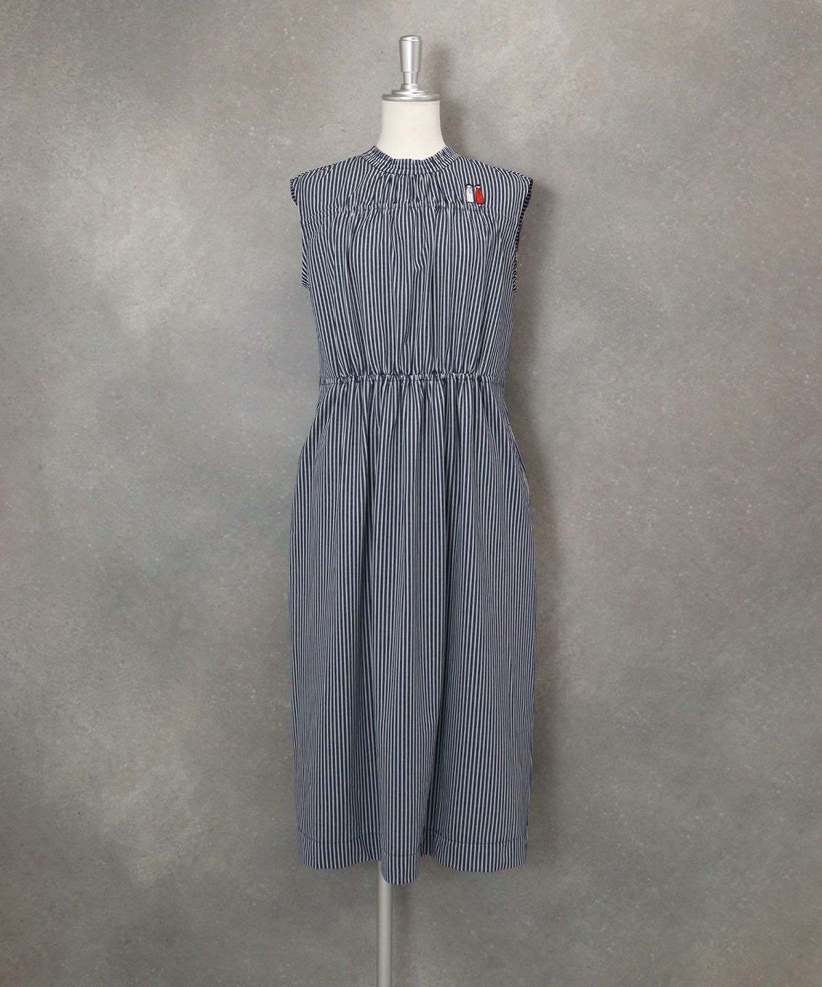 ストライプ柄冷感ノースリワンピース(ネイビー)