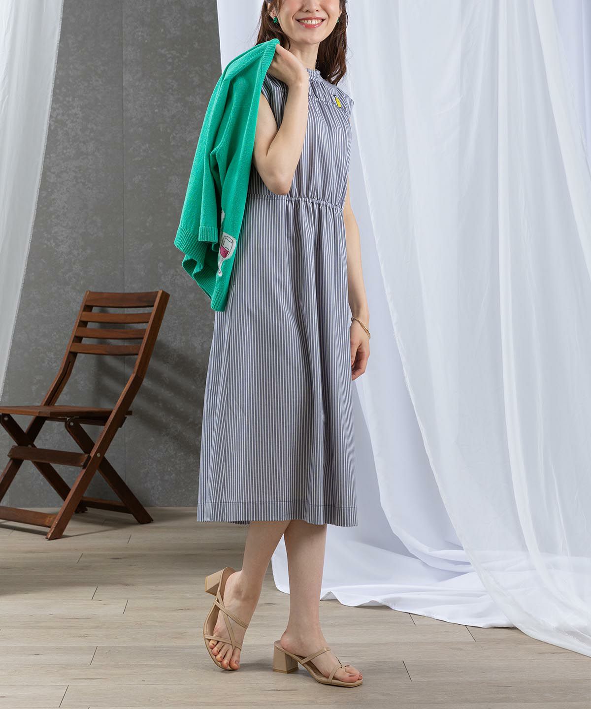 モデル着用画像（グレー）