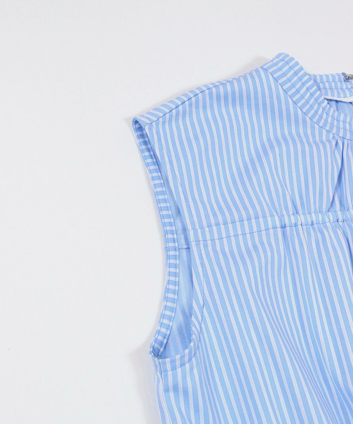 袖ぐり部分（ブルー）