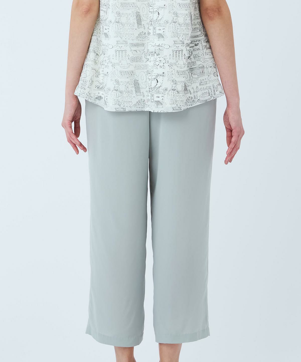 モデル着用画像(ライトグリーン)