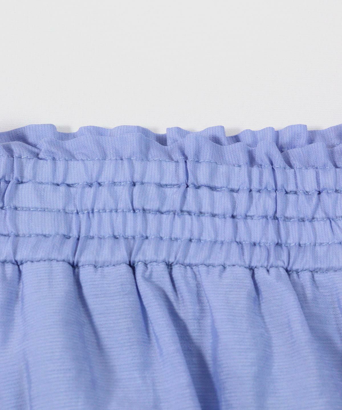 ウエスト部分アップ(ライトブルー)