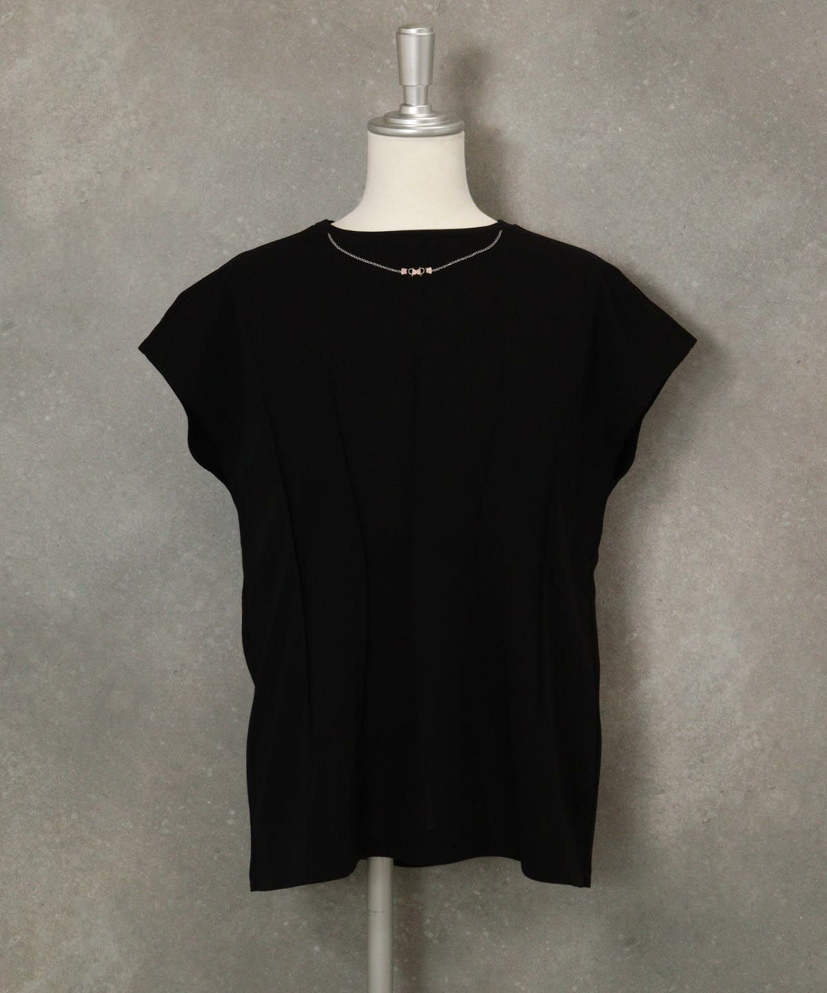 ネックレス風刺繍フレンチTシャツ(ブラック)
