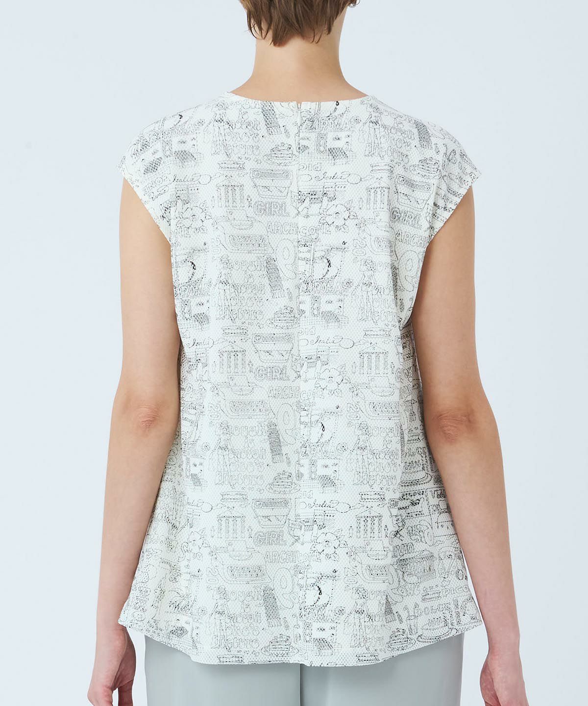 モデル着用画像(ホワイト)