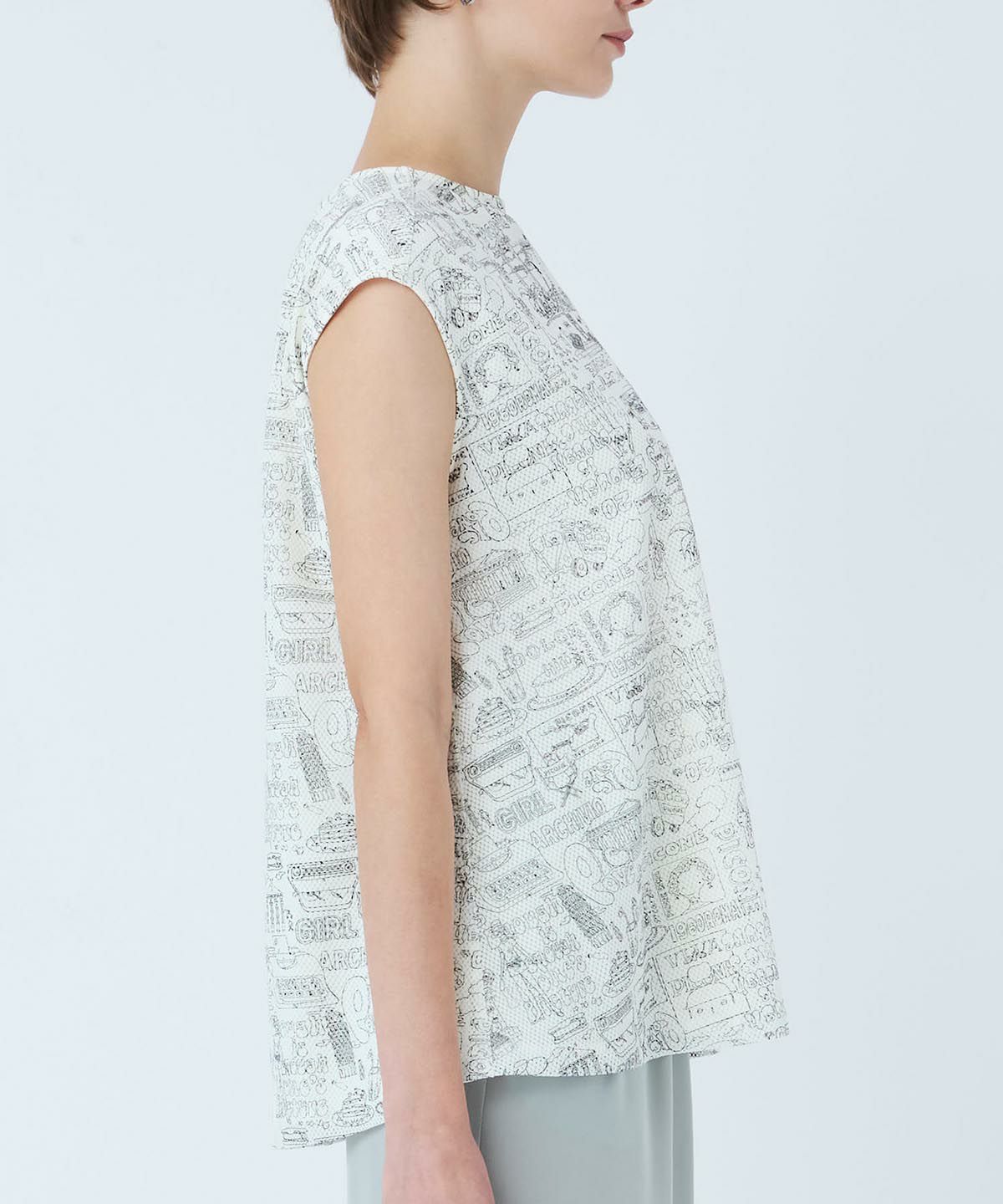 モデル着用画像(ホワイト)