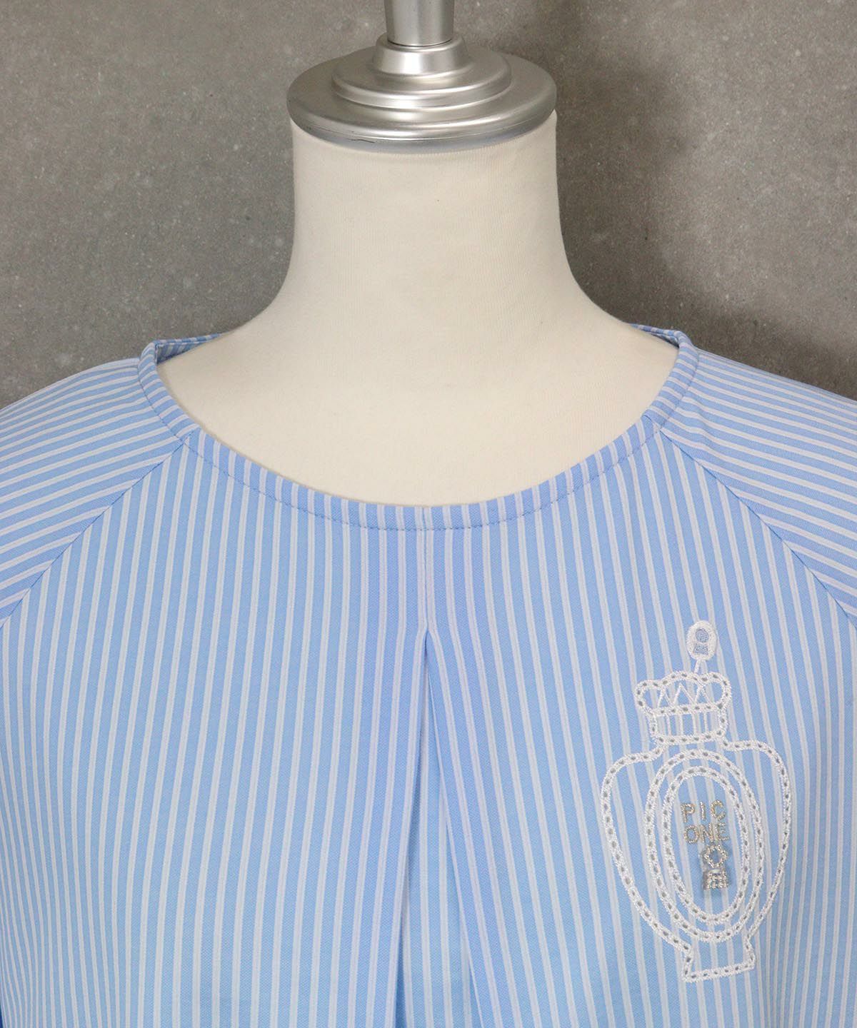 首元アップ(ブルー)