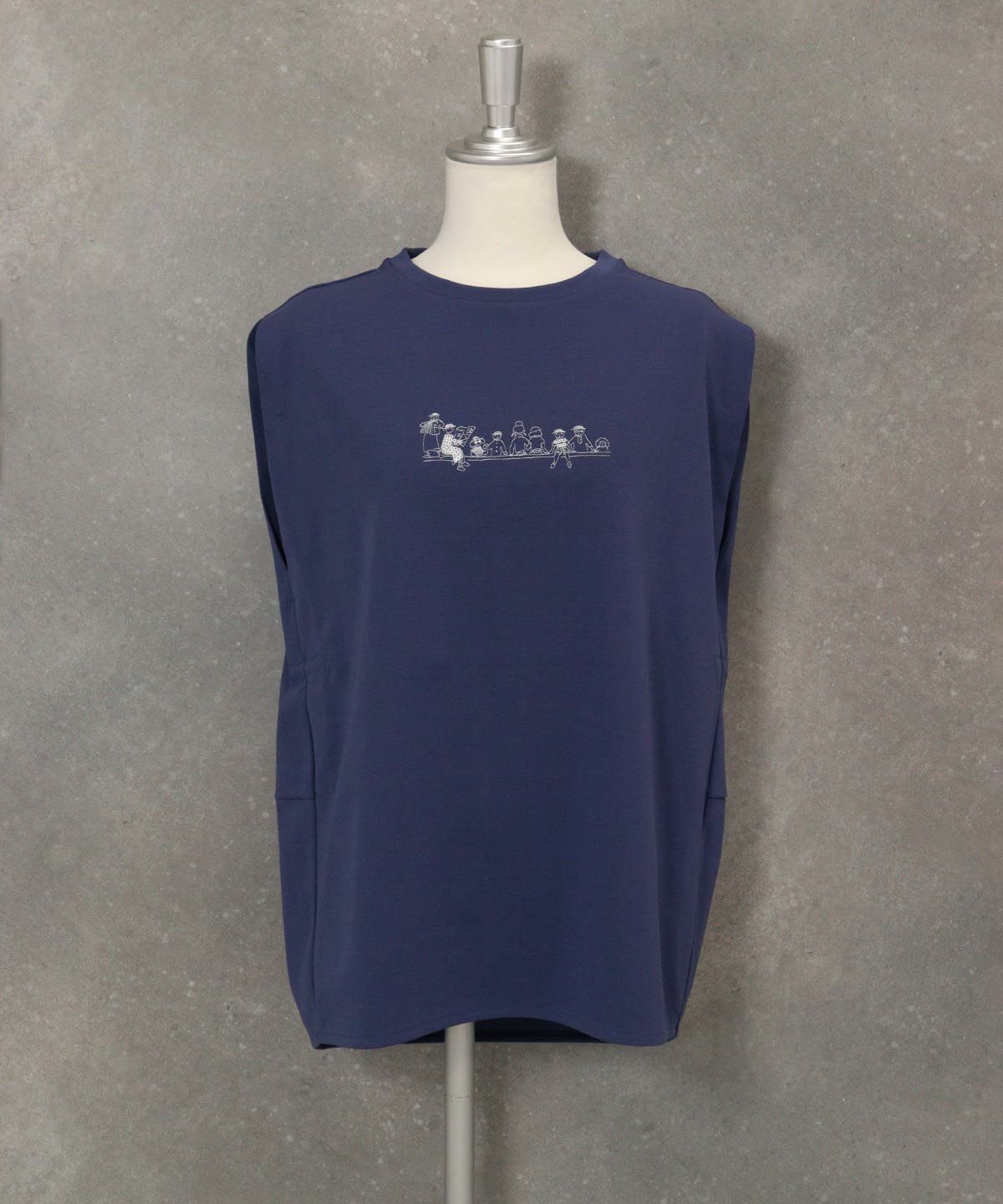 ボックス型ノースリトップス(ネイビー)