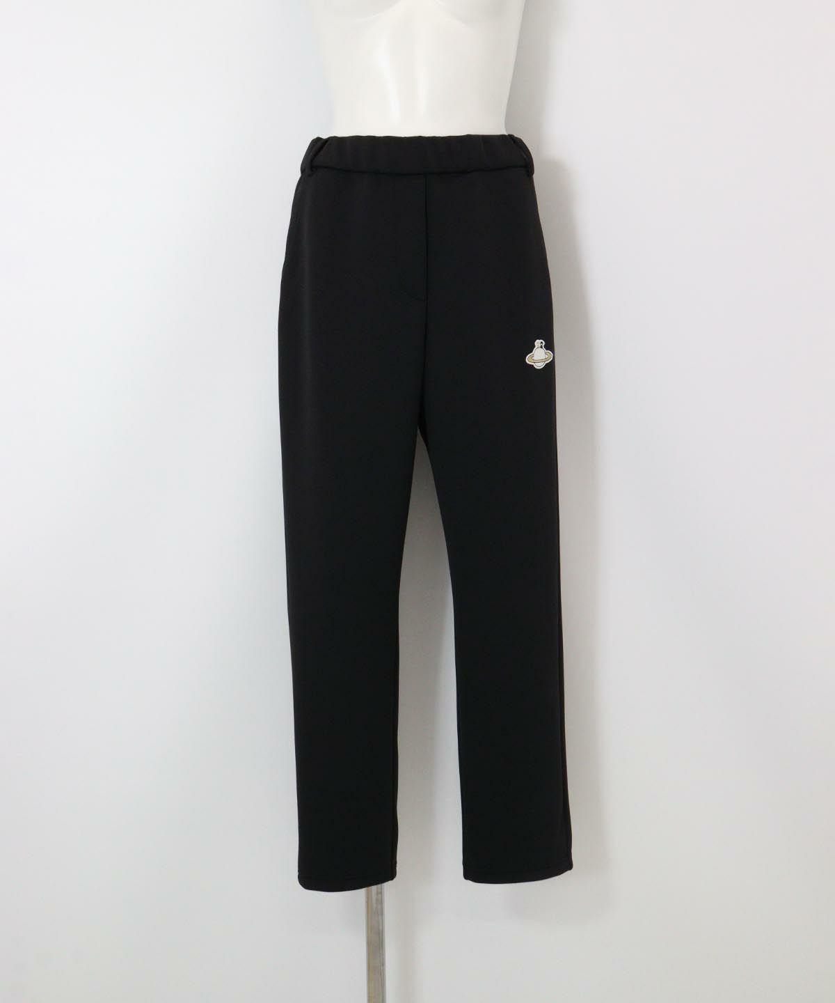 UVベーシックテーパードパンツ(ブラック)前