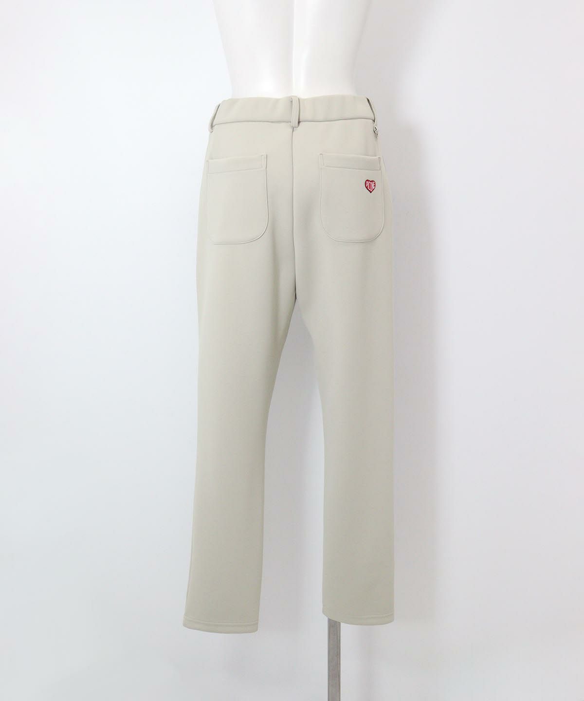 UVベーシックテーパードパンツ(ライトグレー)後ろ