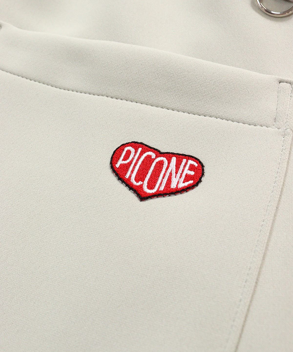 後ろポケットデザインアップ部分(ライトグレー)