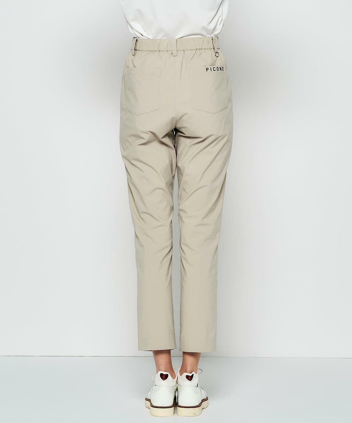 モデル着用画像（ベージュ）