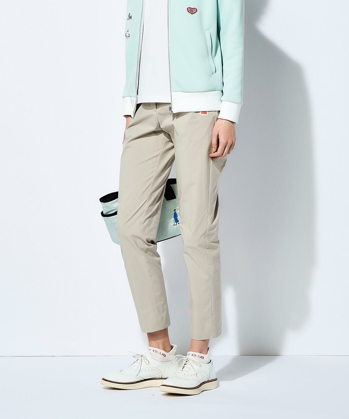 モデル着用画像（ベージュ）