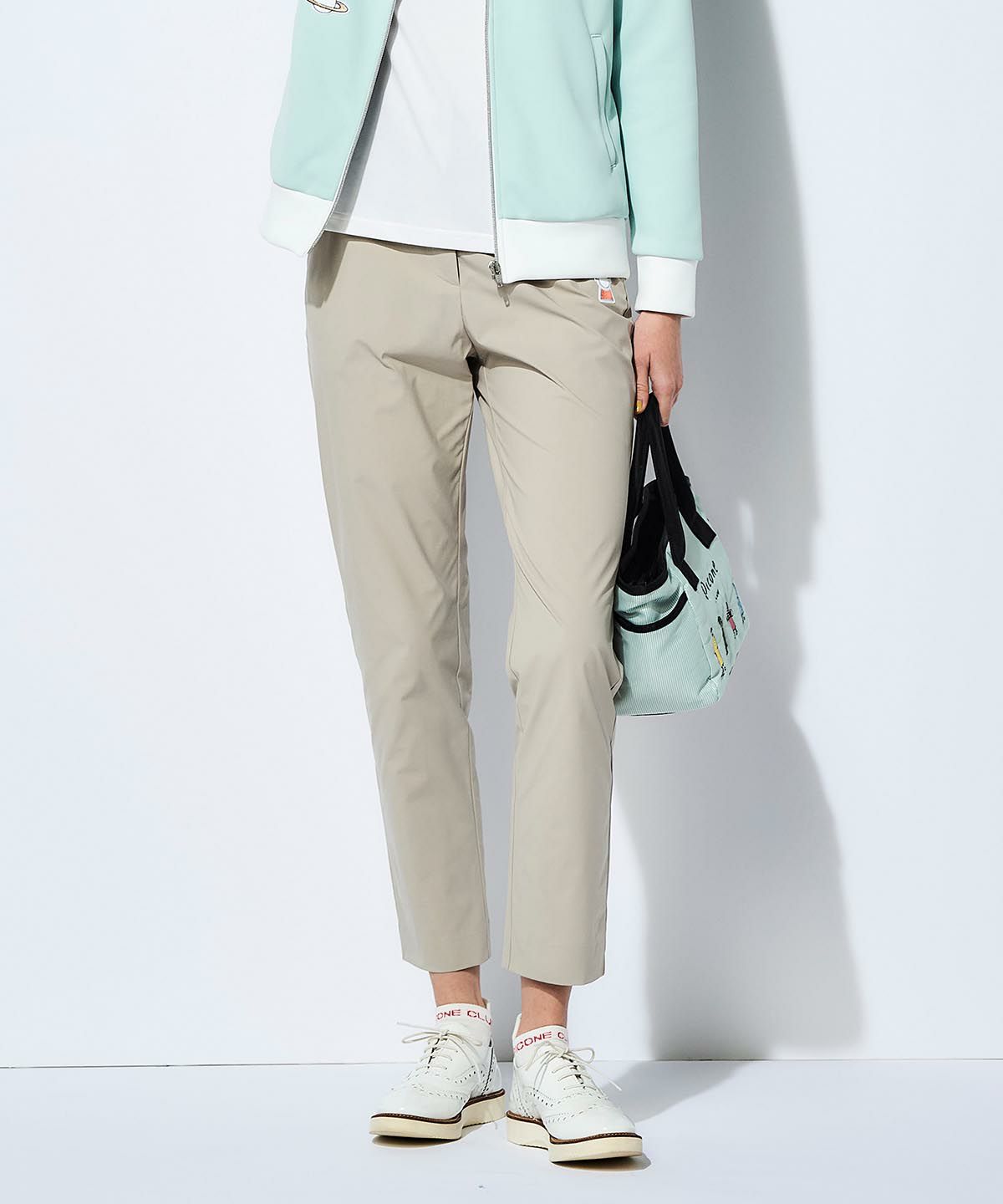 モデル着用画像（ベージュ）