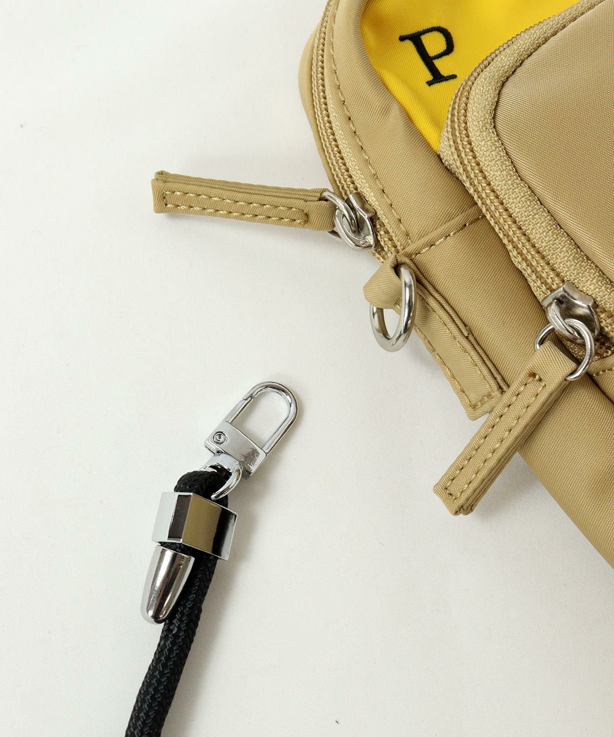 ストラップ連結部（ベージュ）