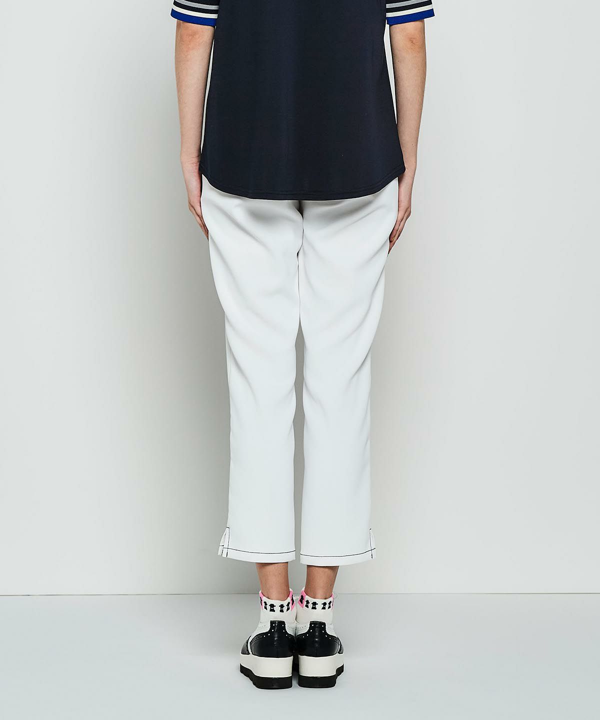 モデル画像（ホワイト）