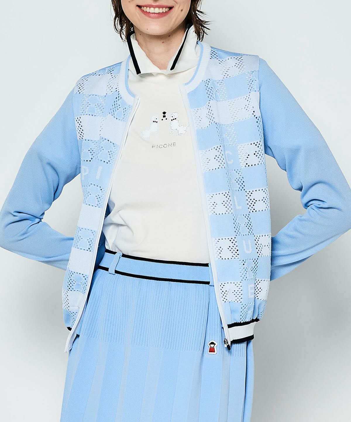 モデル着用画像（ブルー）