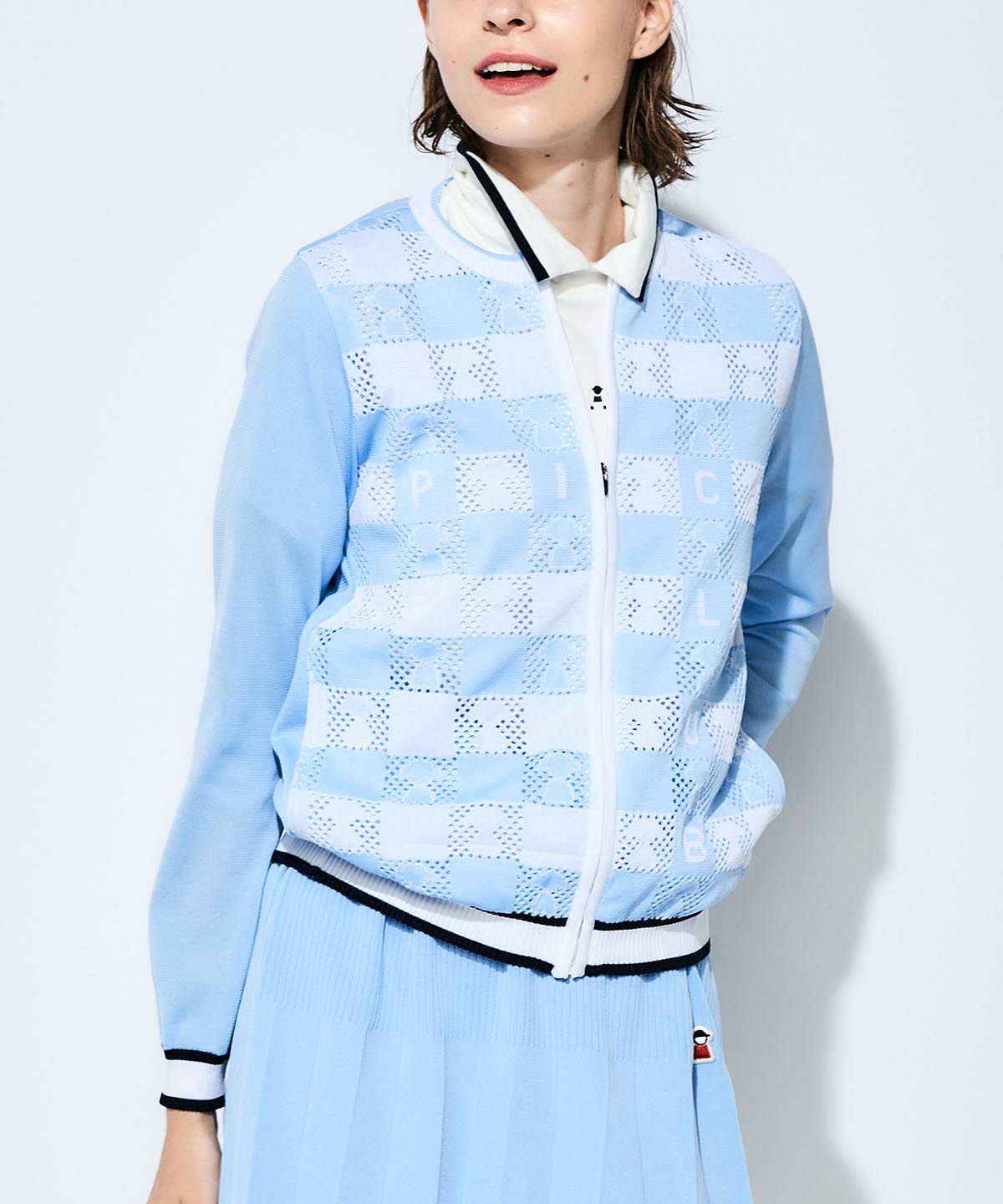 モデル着用画像（ブルー）