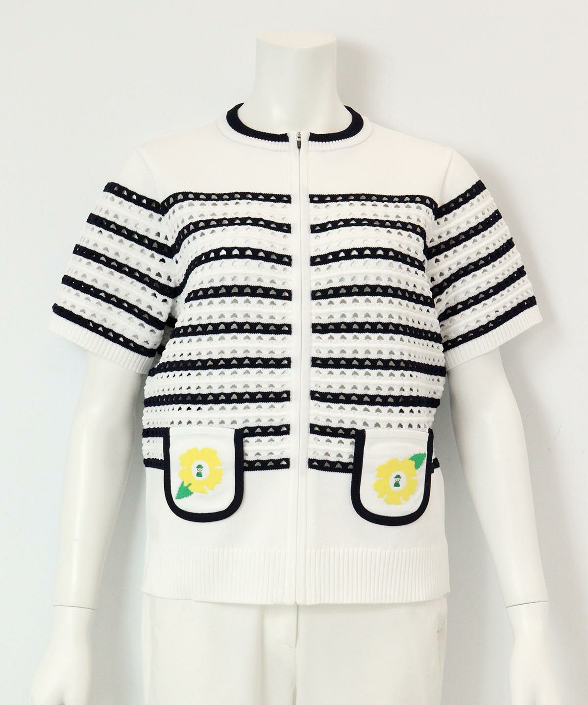 フラワー刺繍ジップカーディガン（ホワイト×ブラック）