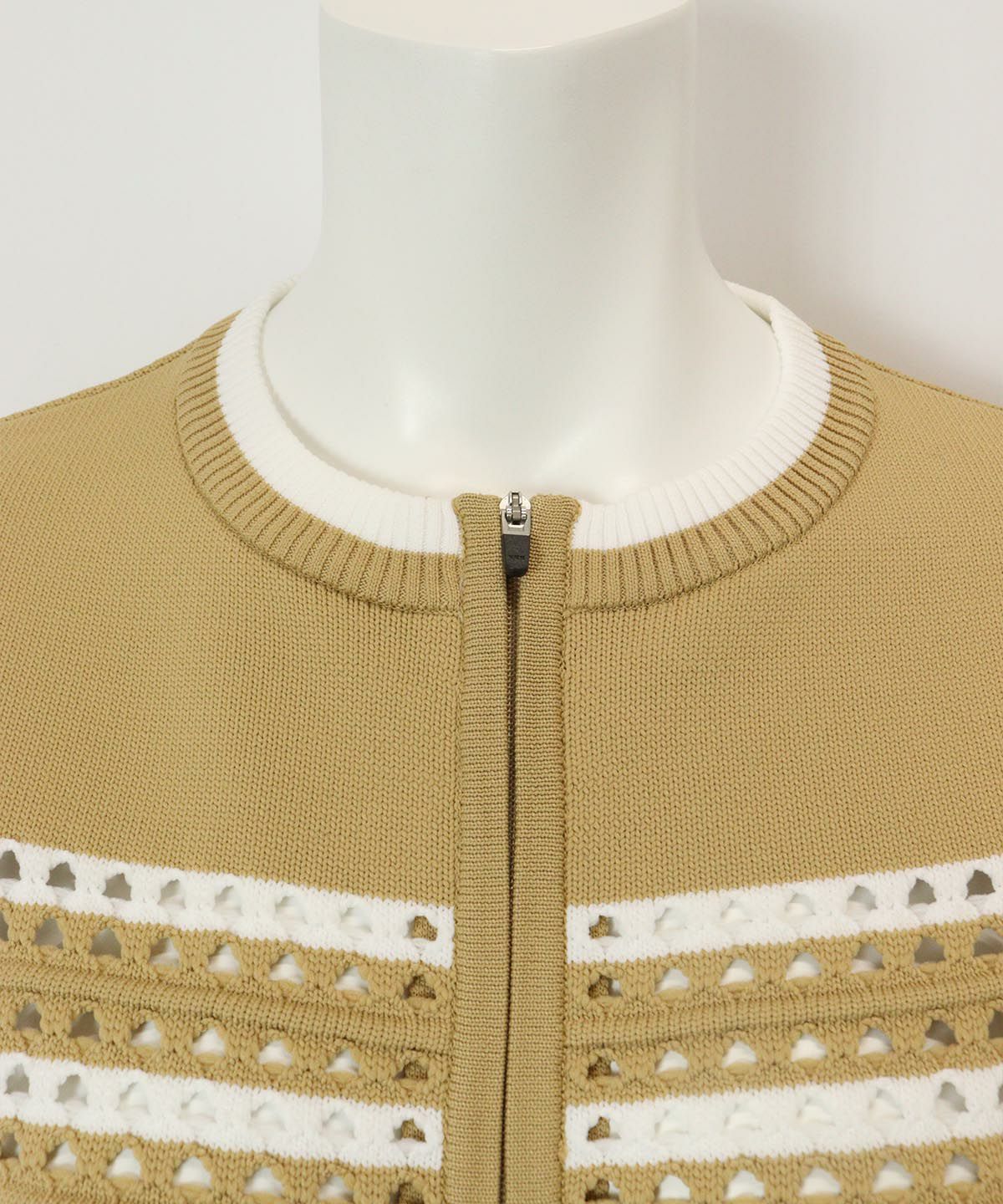 首周り（ベージュ）