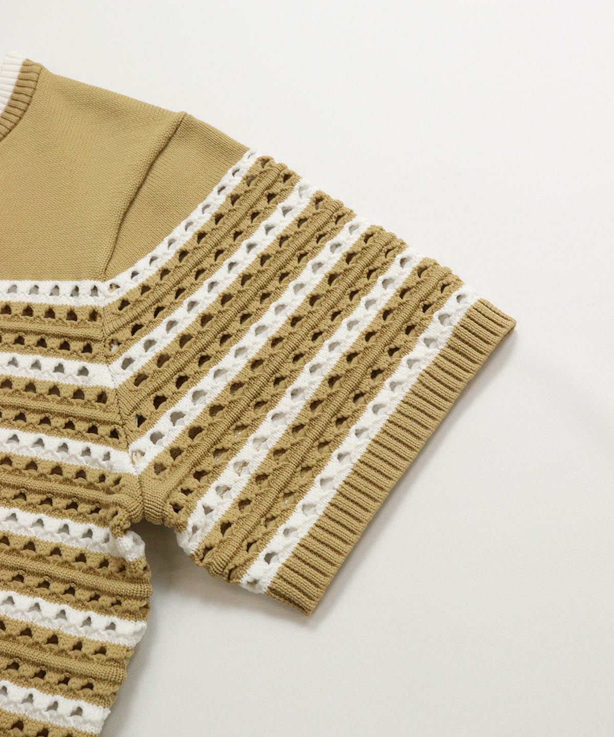 袖口（ベージュ）