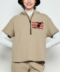 モデル着用画像（ベージュ）