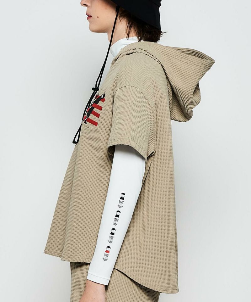 モデル着用画像（ベージュ）