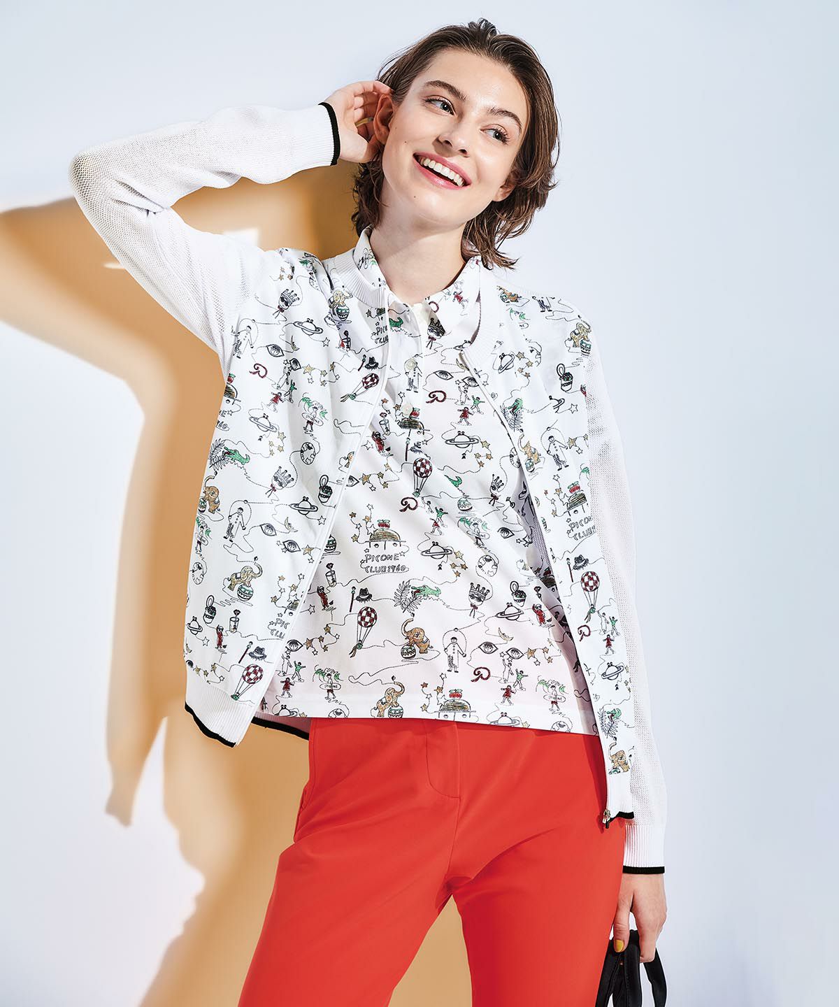 モデル着用画像（レッドオレンジ）