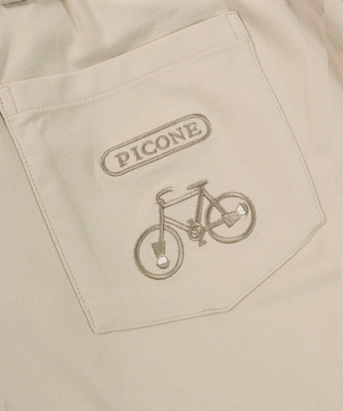 後ポケット部分（ベージュ）