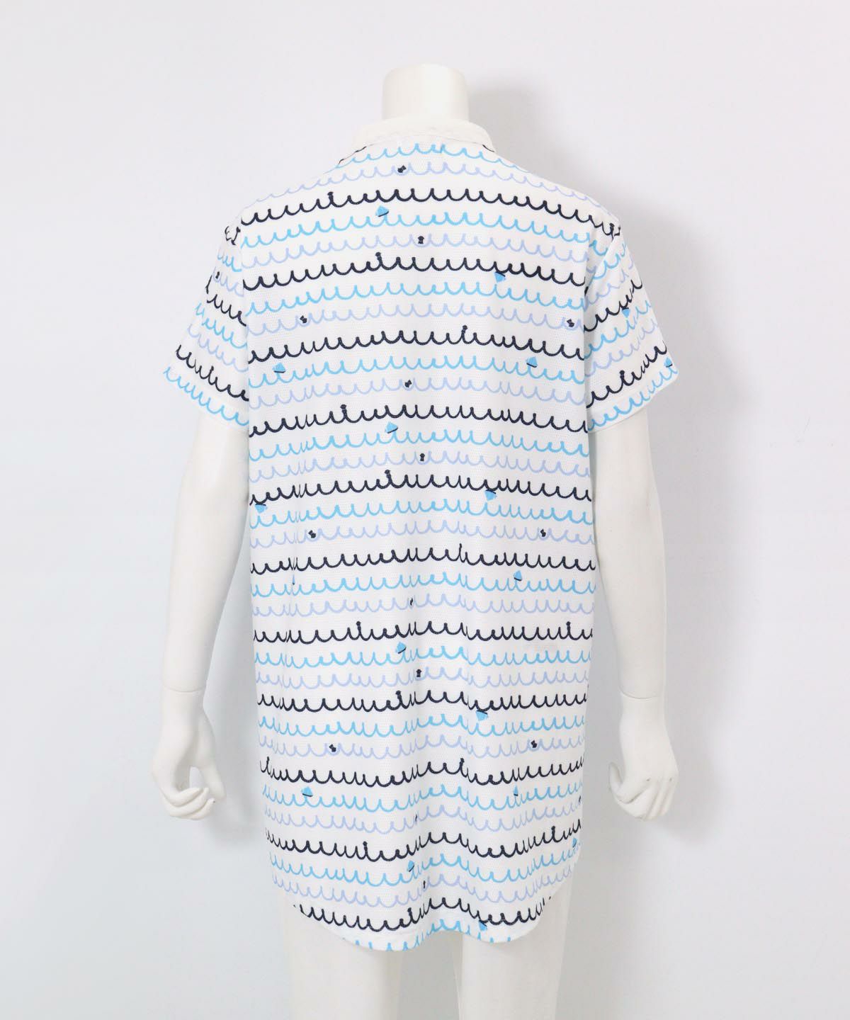 メッシュ波柄UVプルオーバー(ホワイト×ブルー)後ろ