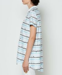 モデル着用画像(ホワイト×ブルー)