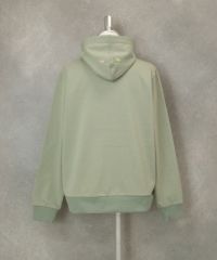 刺繍入り裏毛ジップパーカー 後ろ（カーキ）