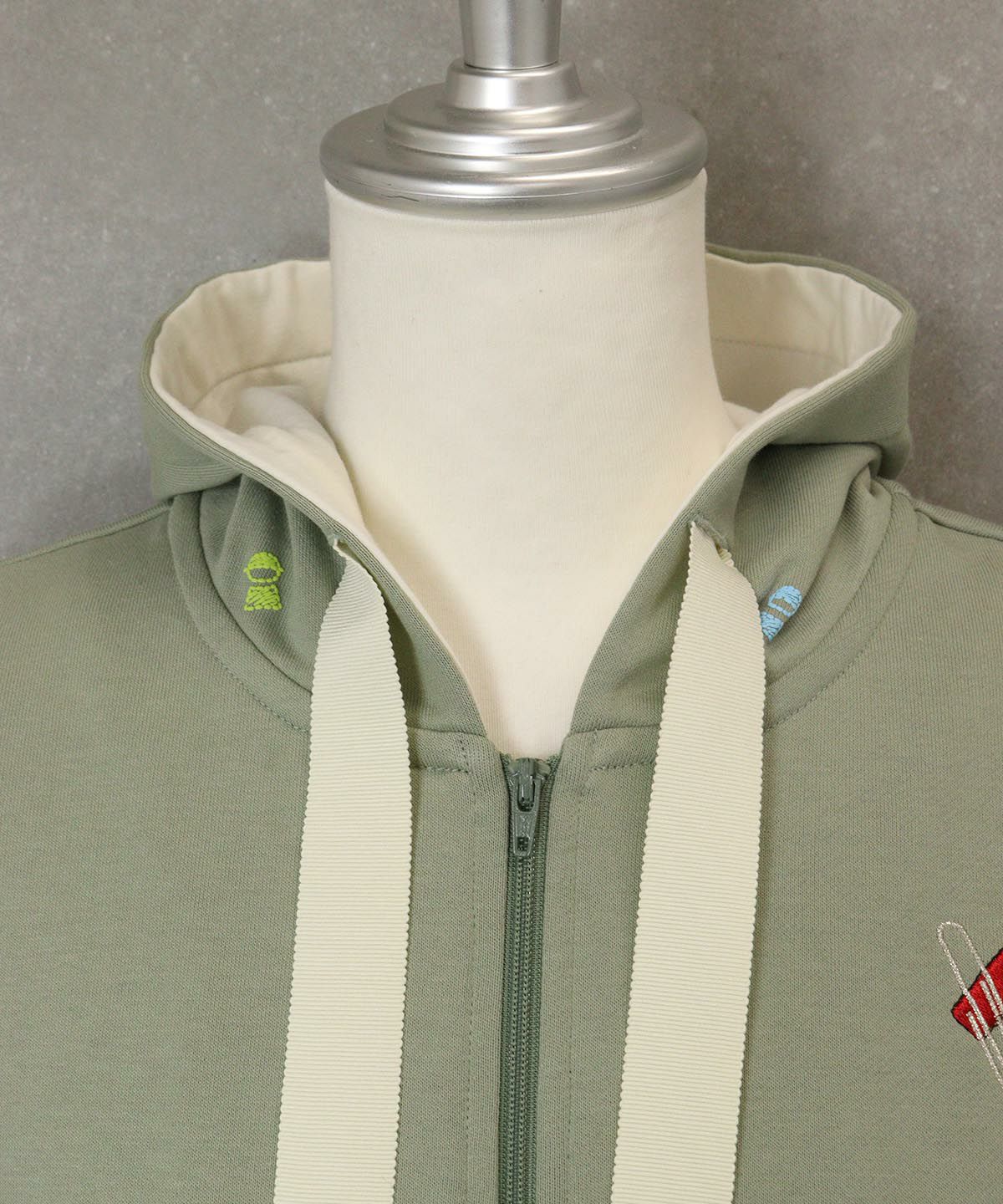 首周り（カーキ）