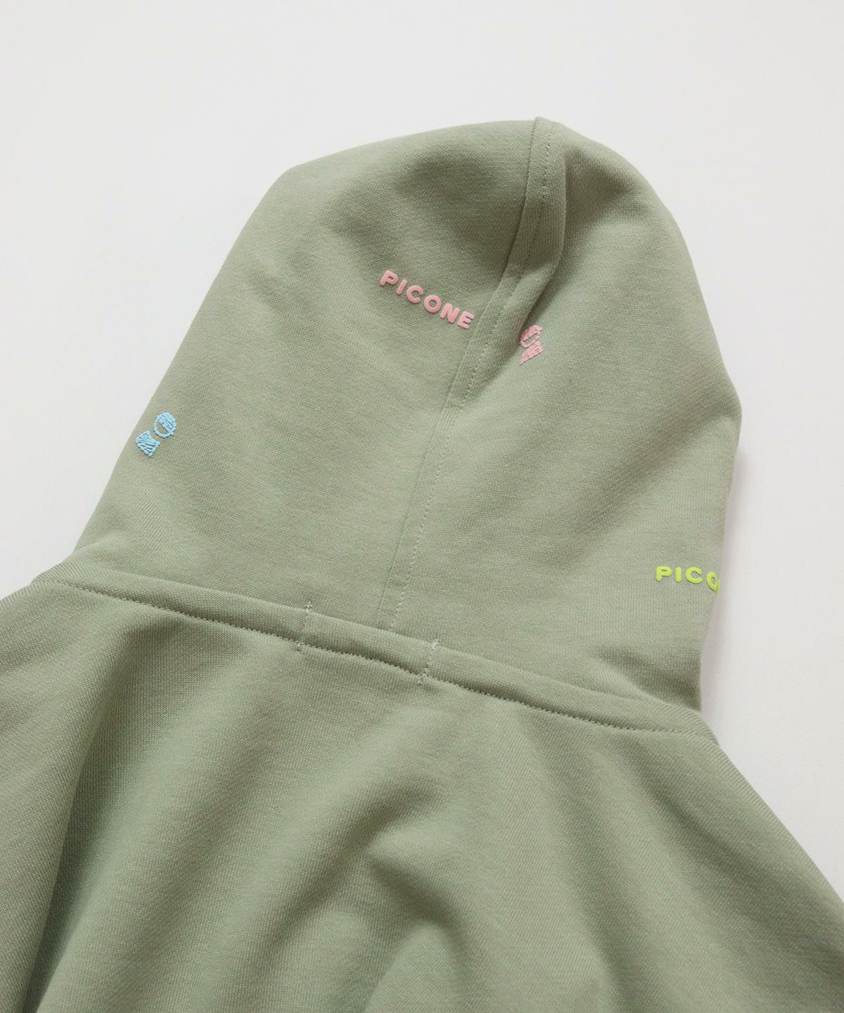 フード後ろ（カーキ）