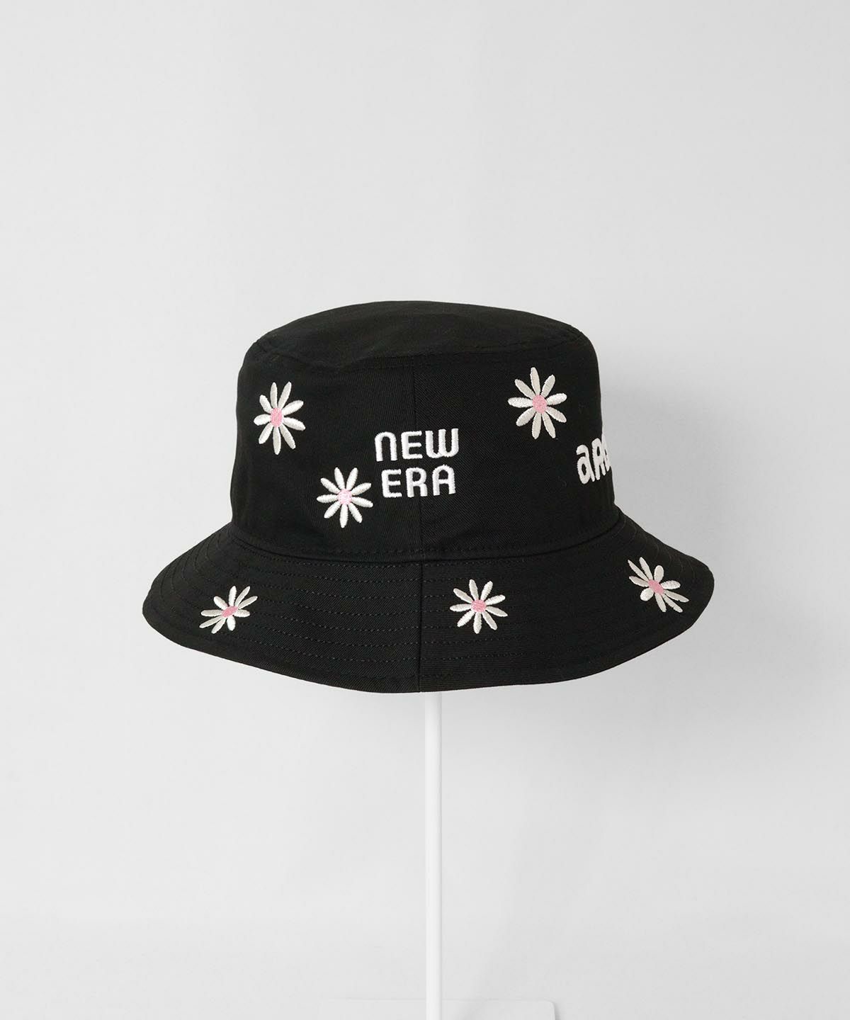 花柄刺繍バケハ (NEW ERAコラボ)ブラック
